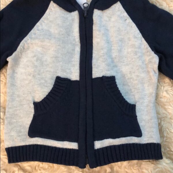 NWOT Bloomie’s Baby zip up hooded sweater, 0-3mos
