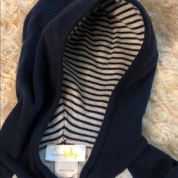 NWOT Bloomie’s Baby zip up hooded sweater, 0-3mos