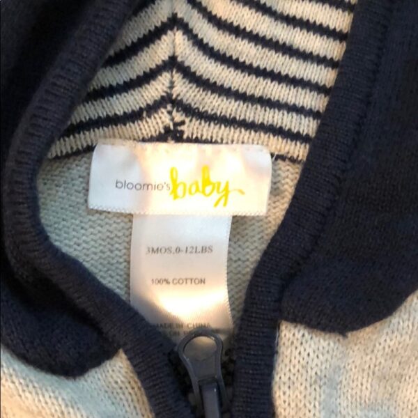 NWOT Bloomie’s Baby zip up hooded sweater, 0-3mos