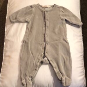 Baby Gap Organic grey velour onesie, newborn