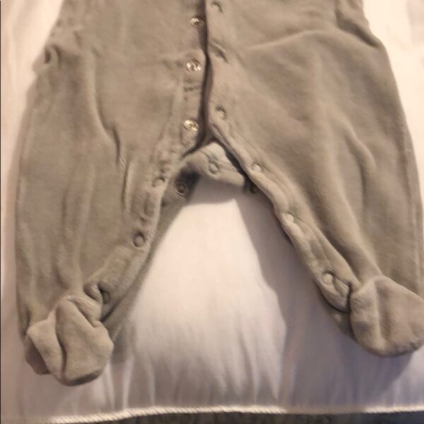 Baby Gap Organic grey velour onesie, newborn