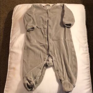 Baby Gap Organic, grey velour onesie, 0-3 mos