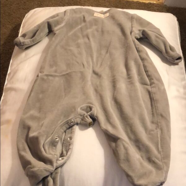 Baby Gap Organic, grey velour onesie, 0-3 mos