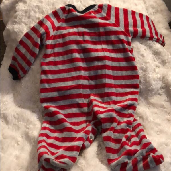 Like new, Offspring velour footed onesie, 3 mos