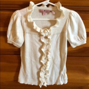 Juicy Couture girl’s short sleeved cream sweater