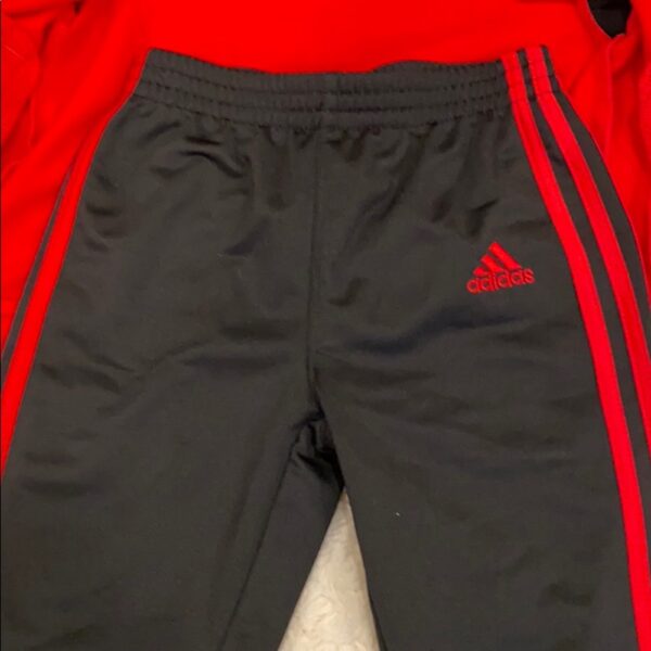 Like new, Adidas boy’s 2 pc track suit, sz 24 mos