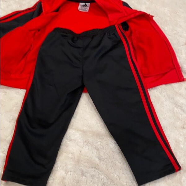 Like new, Adidas boy’s 2 pc track suit, sz 24 mos