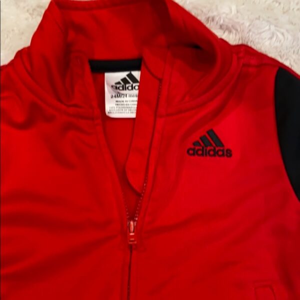Like new, Adidas boy’s 2 pc track suit, sz 24 mos