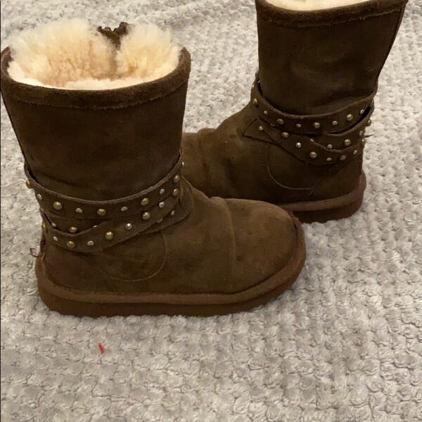 Pr of girl’s brown UGG boots, size 12