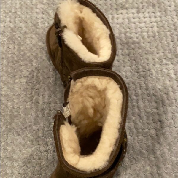 Pr of girl’s brown UGG boots, size 12