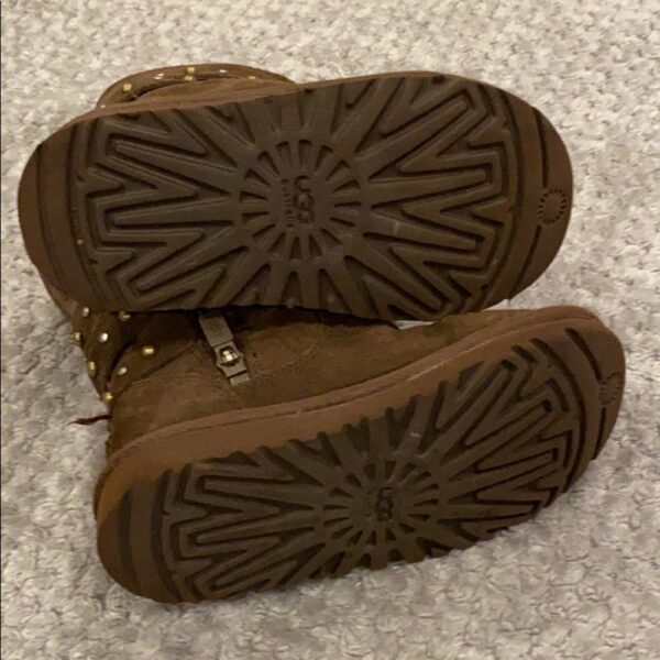 Pr of girl’s brown UGG boots, size 12