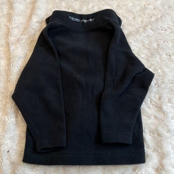 Boy’s Obermeyer black fleece pullover, size xs (2-4)