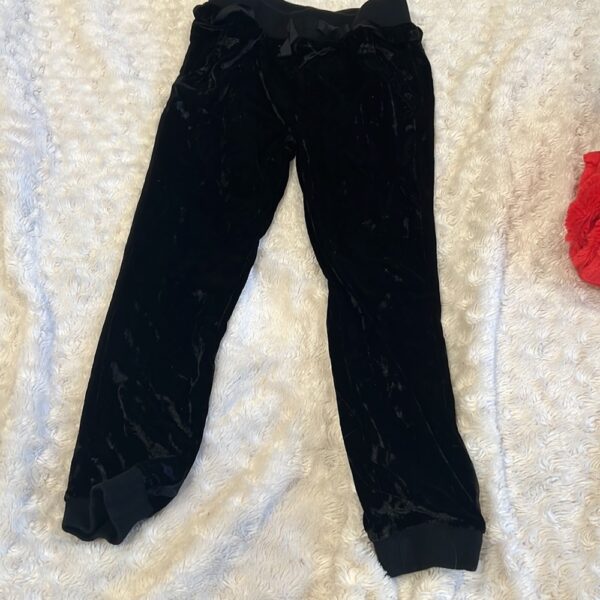 Super cozy outfit by Appaman, girl’s size 6