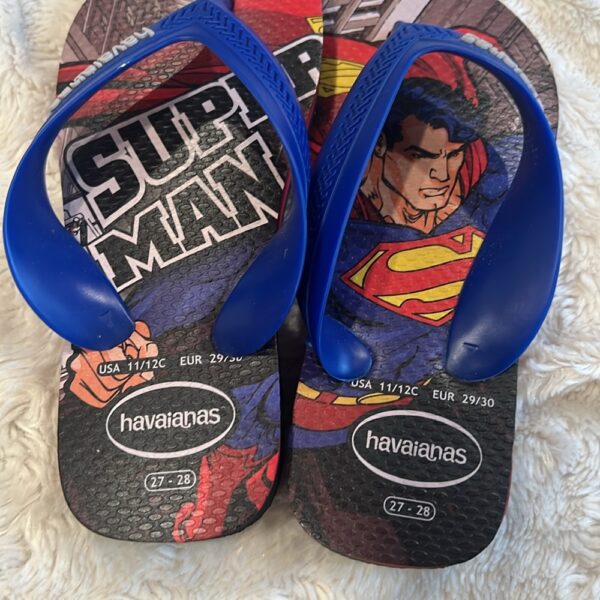 NWOT, Pr of boy’s Havaiana flip flops, size 11/12C
