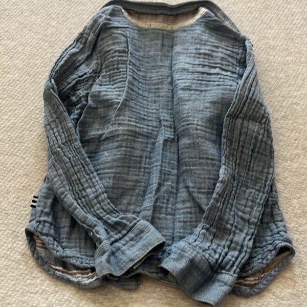 Super soft, linen style, slim fit button up shirt by Splendid, sz 6x