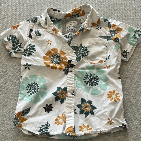 Boy’s short sleeved button up Aloha shirt by Quiksilver, size 6