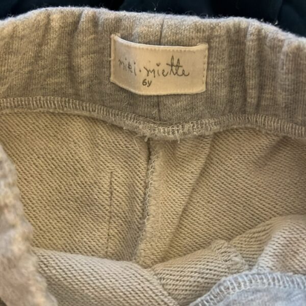 NWOT, pair of light grey boy’s medium weight sweatpants, Miki Miette, size 6