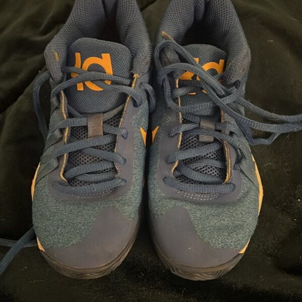 Nike, lo top, boy’s “Warrior” basketball sneakers by Leo Chang, sz 13c