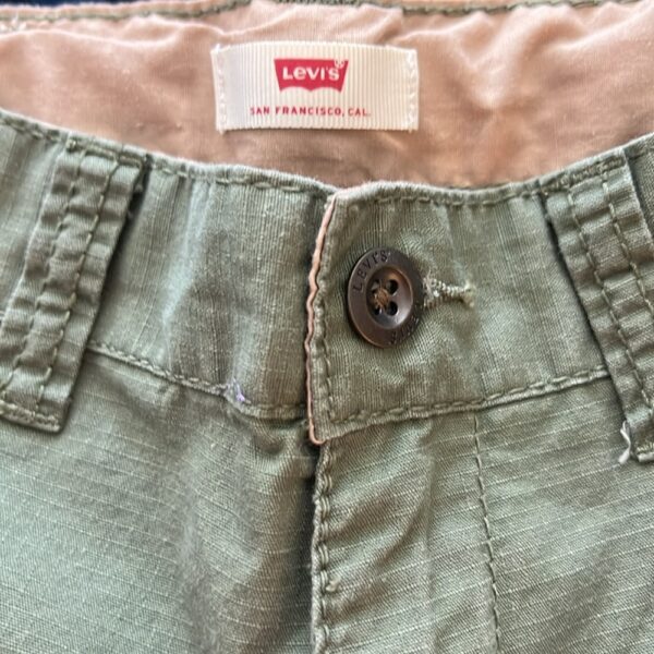 NWOT, Levi’s pair of boys olive green lightweight cargo shorts, sz 6 regular