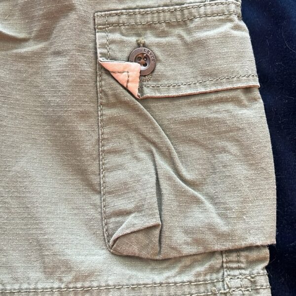 NWOT, Levi’s pair of boys olive green lightweight cargo shorts, sz 6 regular