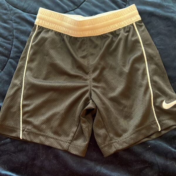 Nike, 3 pairs of dri fit boy’s athletic shorts, XS (4/5)