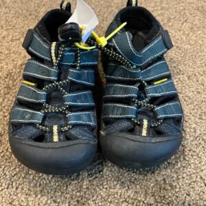 Keen, pr of hiking/water shoes, sz 9