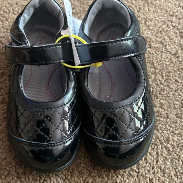 Stride Rite, like new, pr of girl’s black patent leather dress shoes, sz 7