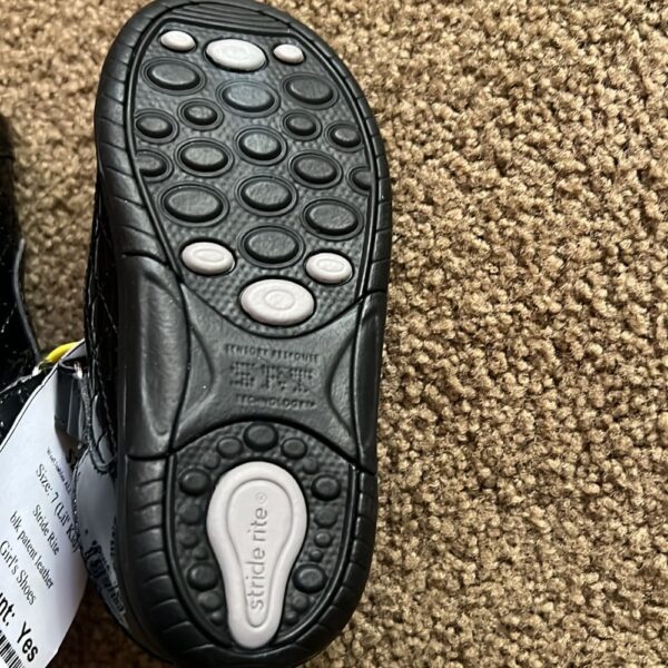 Stride Rite, like new, pr of girl’s black patent leather dress shoes, sz 7
