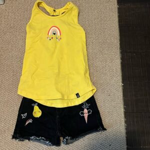 Deux par Deux, 2 pc outfit, shorts and tank, size 7