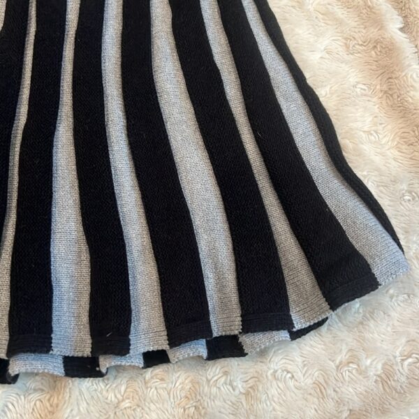 Hanna Anderson, adorable long sleeve sweater dress, size 110 (5-6)