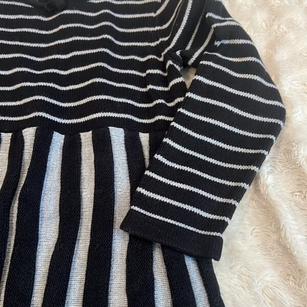 Hanna Anderson, adorable long sleeve sweater dress, size 110 (5-6)