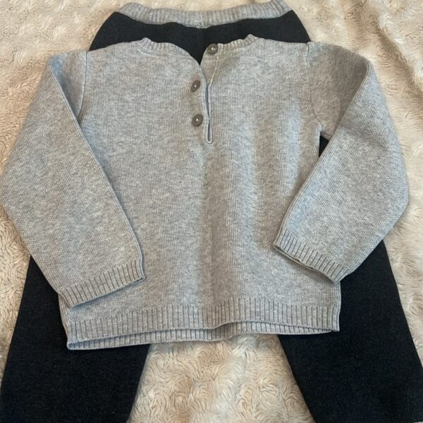 Bloomies by Bloomingdales, like new, heavy weight pants and sweater, size 24 mos