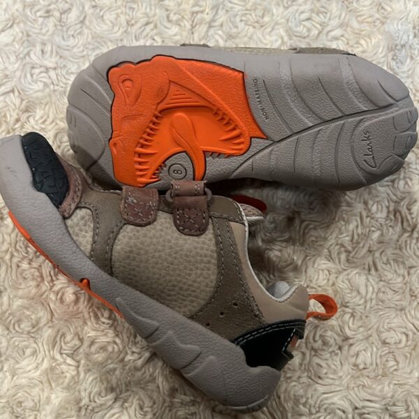 Clarks, stomposaurus tan leather sneakers with Velcro, sz 8