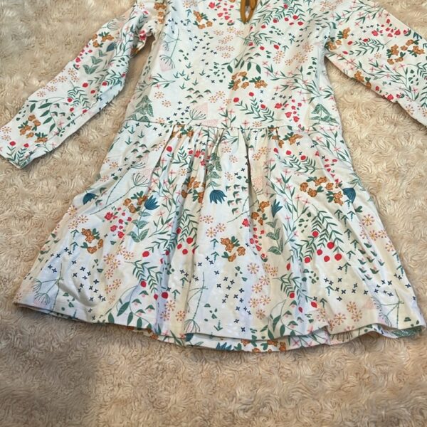 NWOT, Hanna Andersson, jersey material long sleeved dress with pockets, size 4