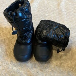 Kamik, like new, pair of black snow boots with toggle top, size 1
