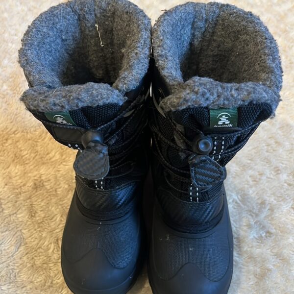 Kamik, pr of black snow boots, sz 1
