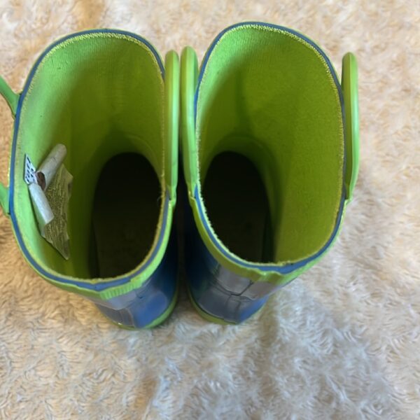 Hatley, pr of blue rain boots, size 13
