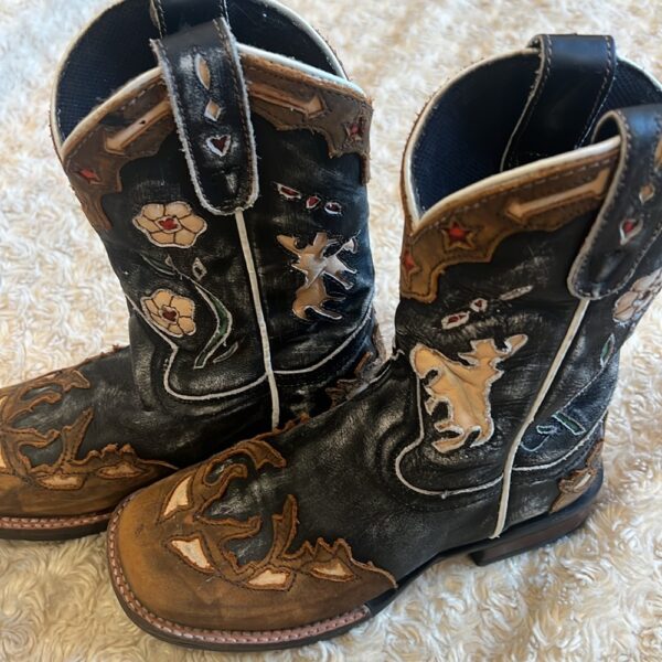 Dan Post, pair of boy’s cowboy boots, size 12