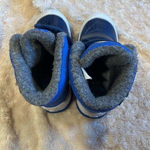 Kamik, pair of blue short snow boots, size 1