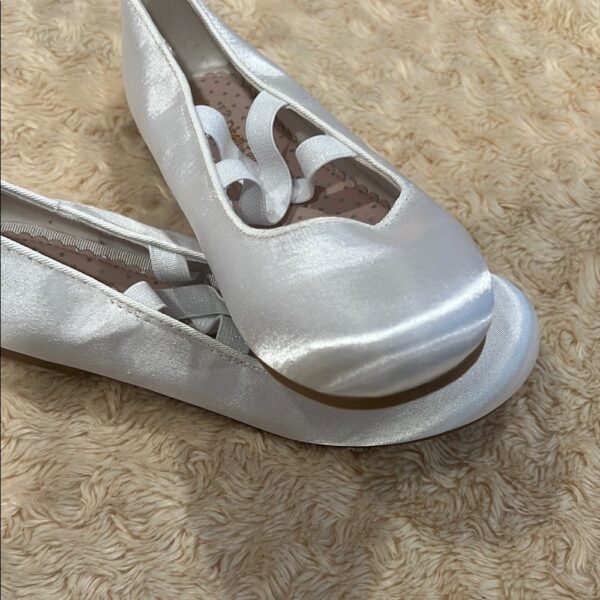 White Dress Shoes with Decorative Cutouts