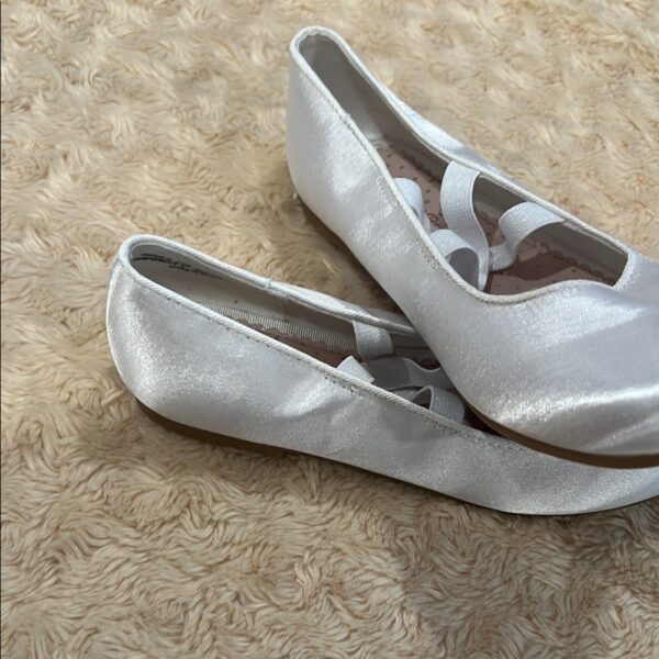 White Dress Shoes with Decorative Cutouts