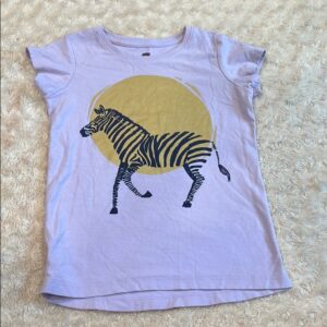 Like New, Tea Collection, Girls Lilac T-shirt, Size 6-7