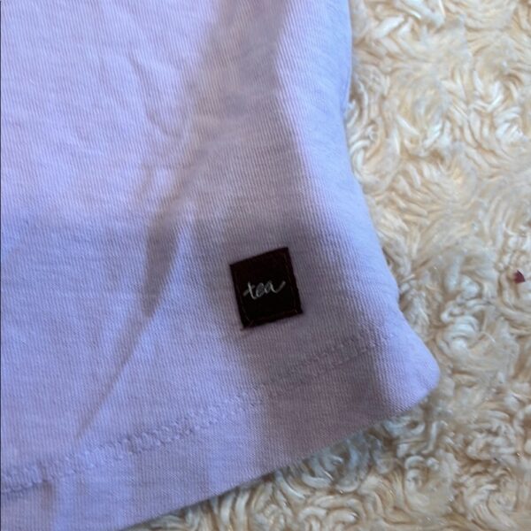 Like New, Tea Collection, Girls Lilac T-shirt, Size 6-7