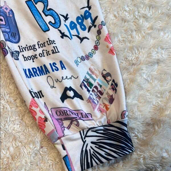 Kids Taylor Swift Graphic Jogger/Pajama Pants, Size XL