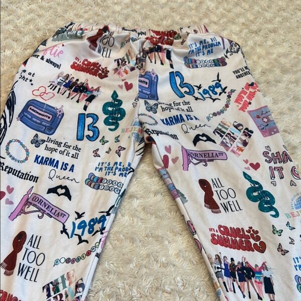 Kids Taylor Swift Graphic Jogger/Pajama Pants, Size XL