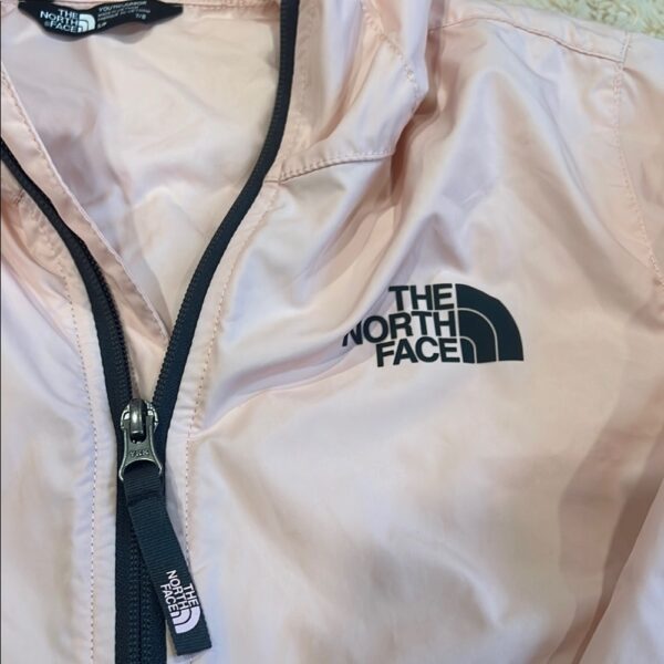 The North Face Light Pink/Peach Girls Windbreaker, Size 6/7